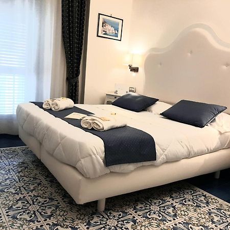 Hotel Santa Lucia Минори Экстерьер фото