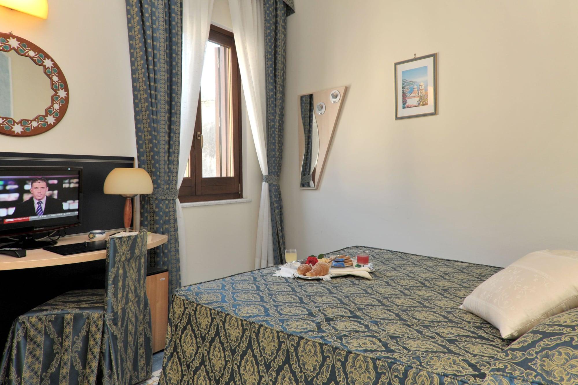 Hotel Santa Lucia Минори Экстерьер фото
