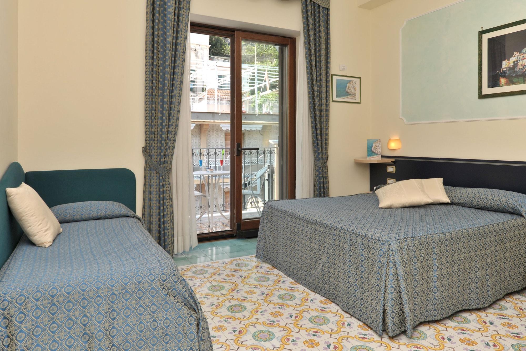 Hotel Santa Lucia Минори Экстерьер фото