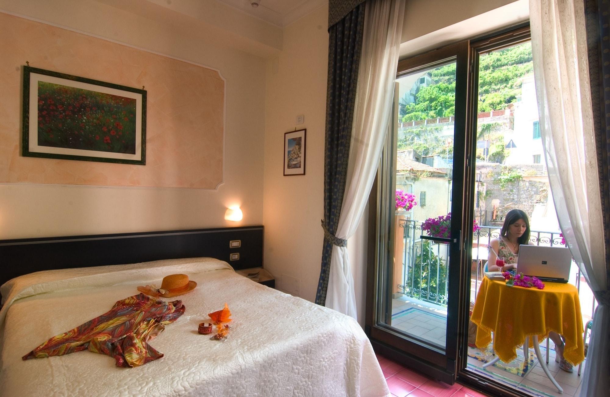 Hotel Santa Lucia Минори Номер фото