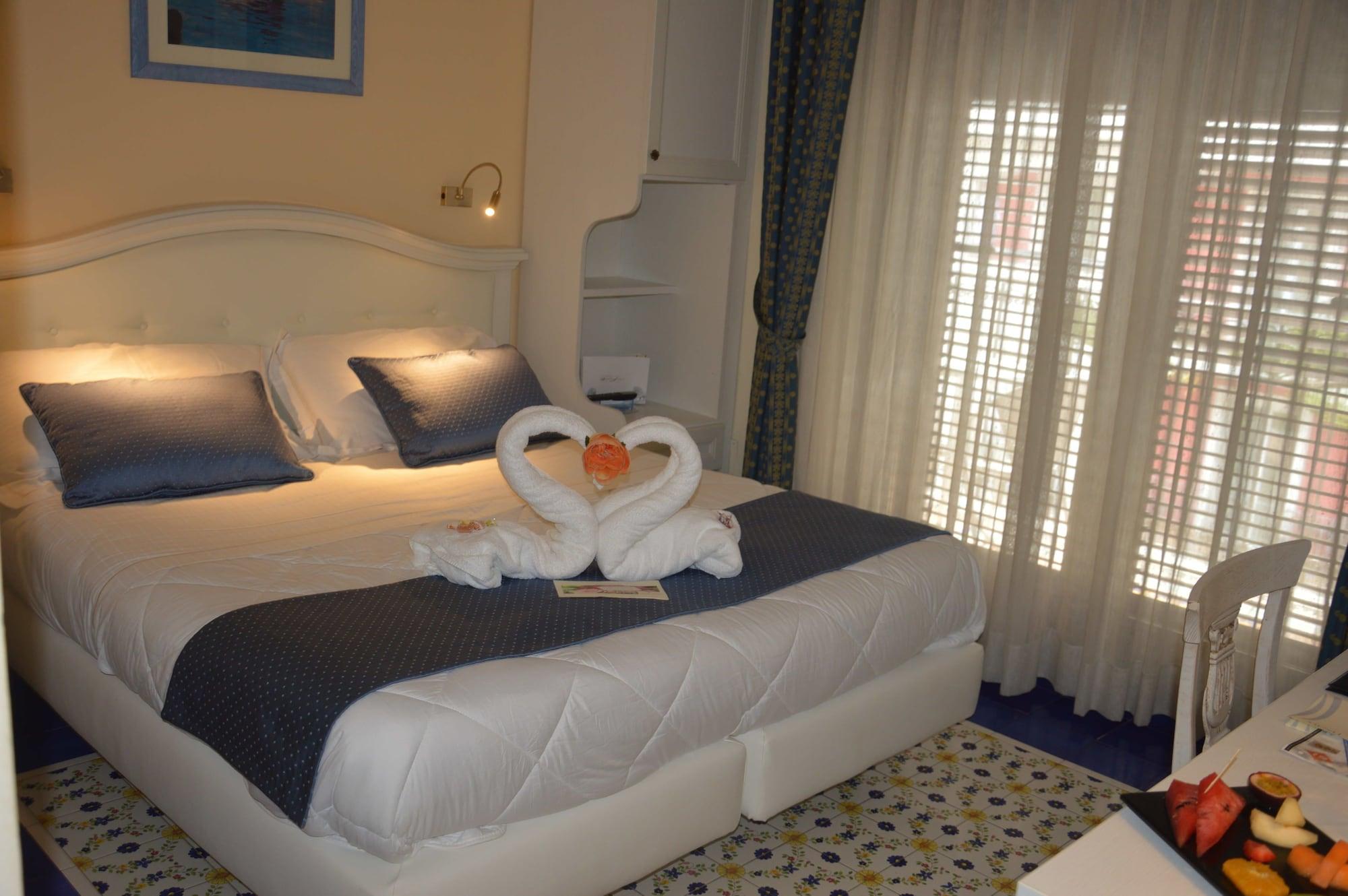 Hotel Santa Lucia Минори Экстерьер фото