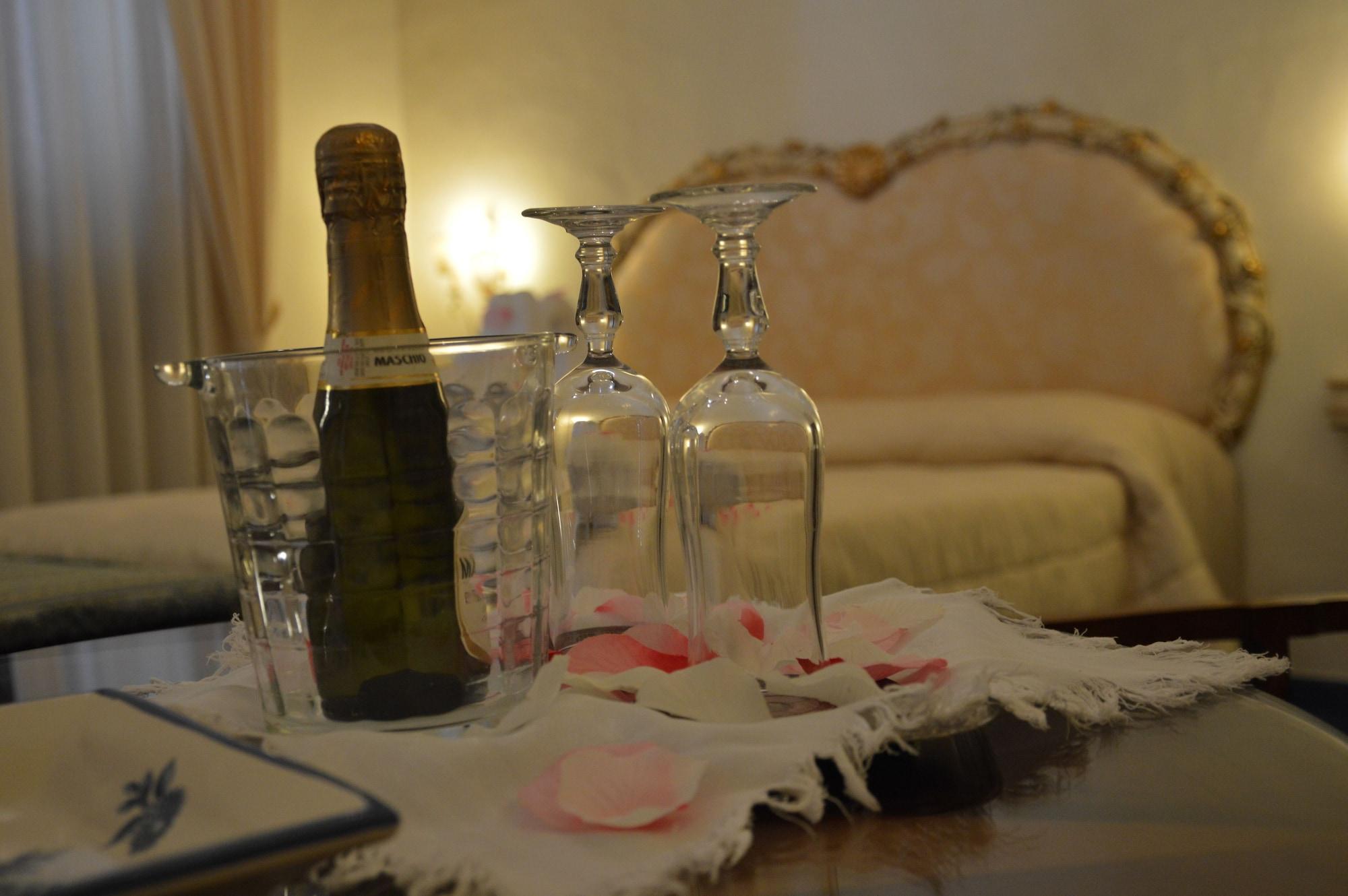 Hotel Santa Lucia Минори Экстерьер фото