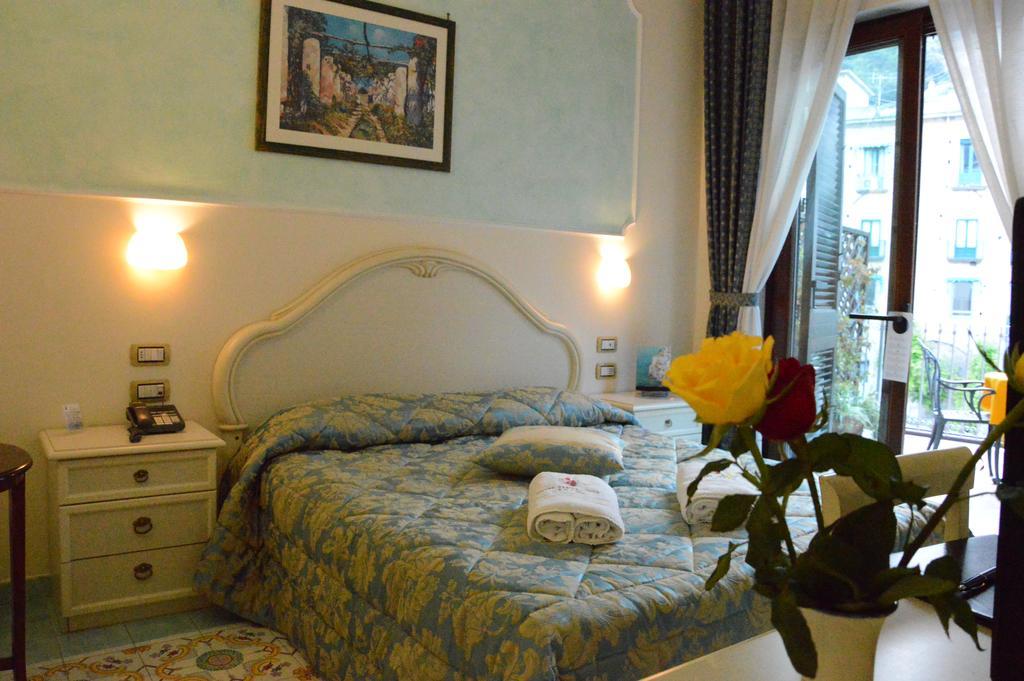 Hotel Santa Lucia Минори Экстерьер фото