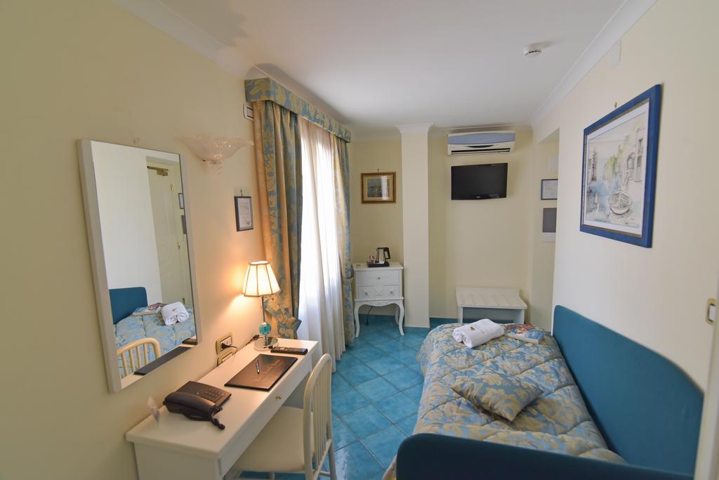 Hotel Santa Lucia Минори Экстерьер фото