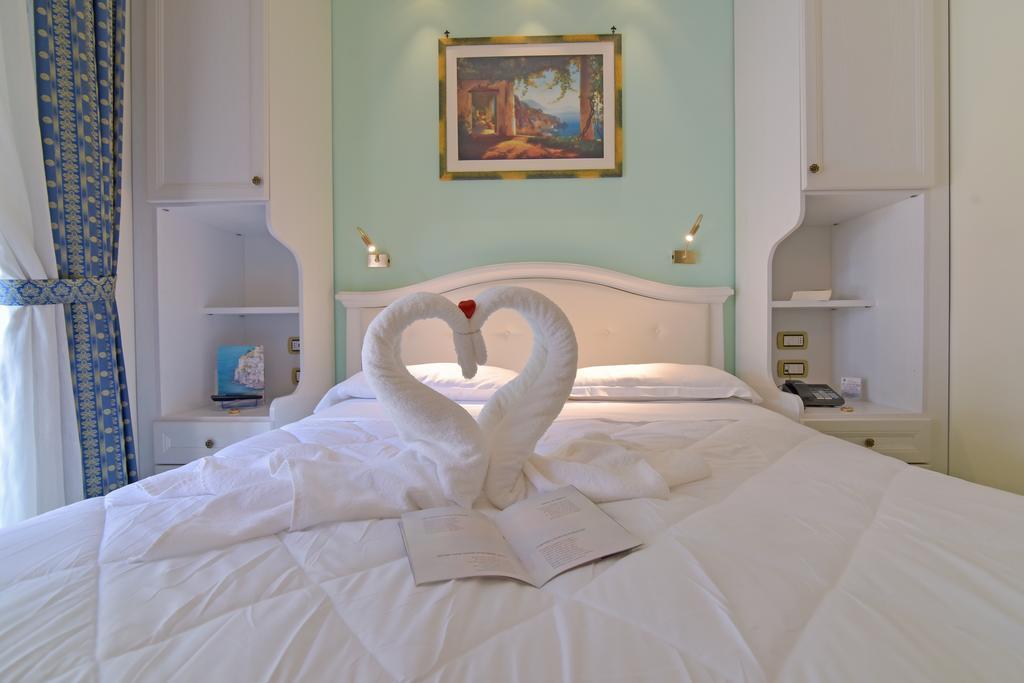 Hotel Santa Lucia Минори Экстерьер фото